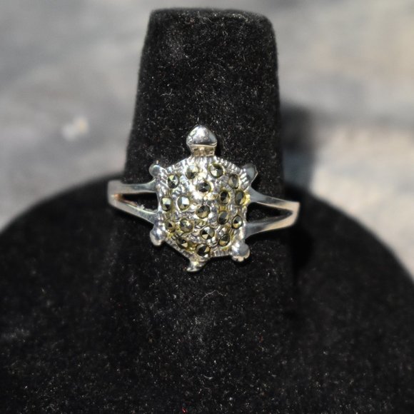 Jewelry - NWOT 925 Silver Turtle Ring